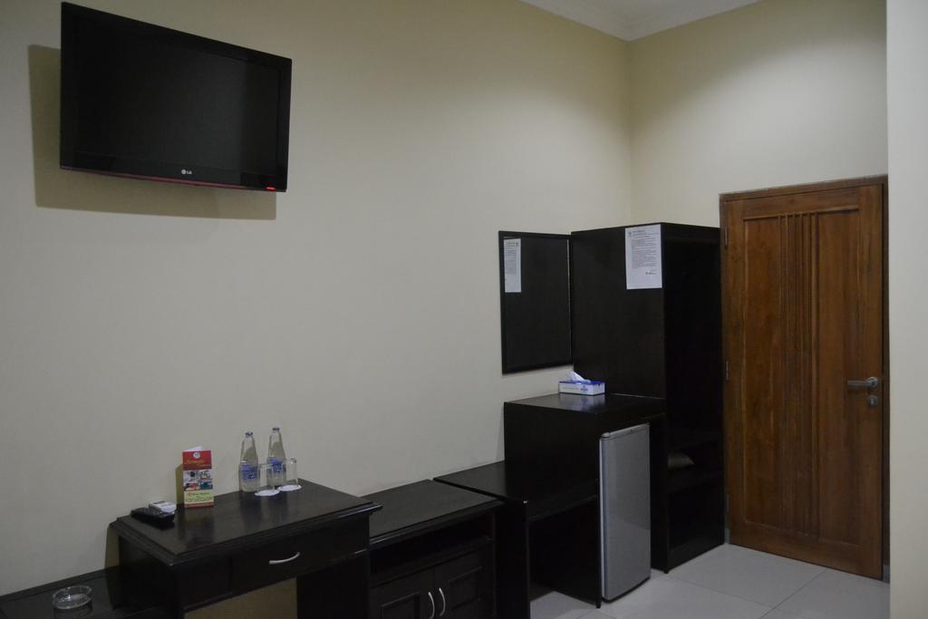 Hotel Khalista Purwakarta Room photo
