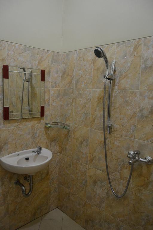 Hotel Khalista Purwakarta Room photo
